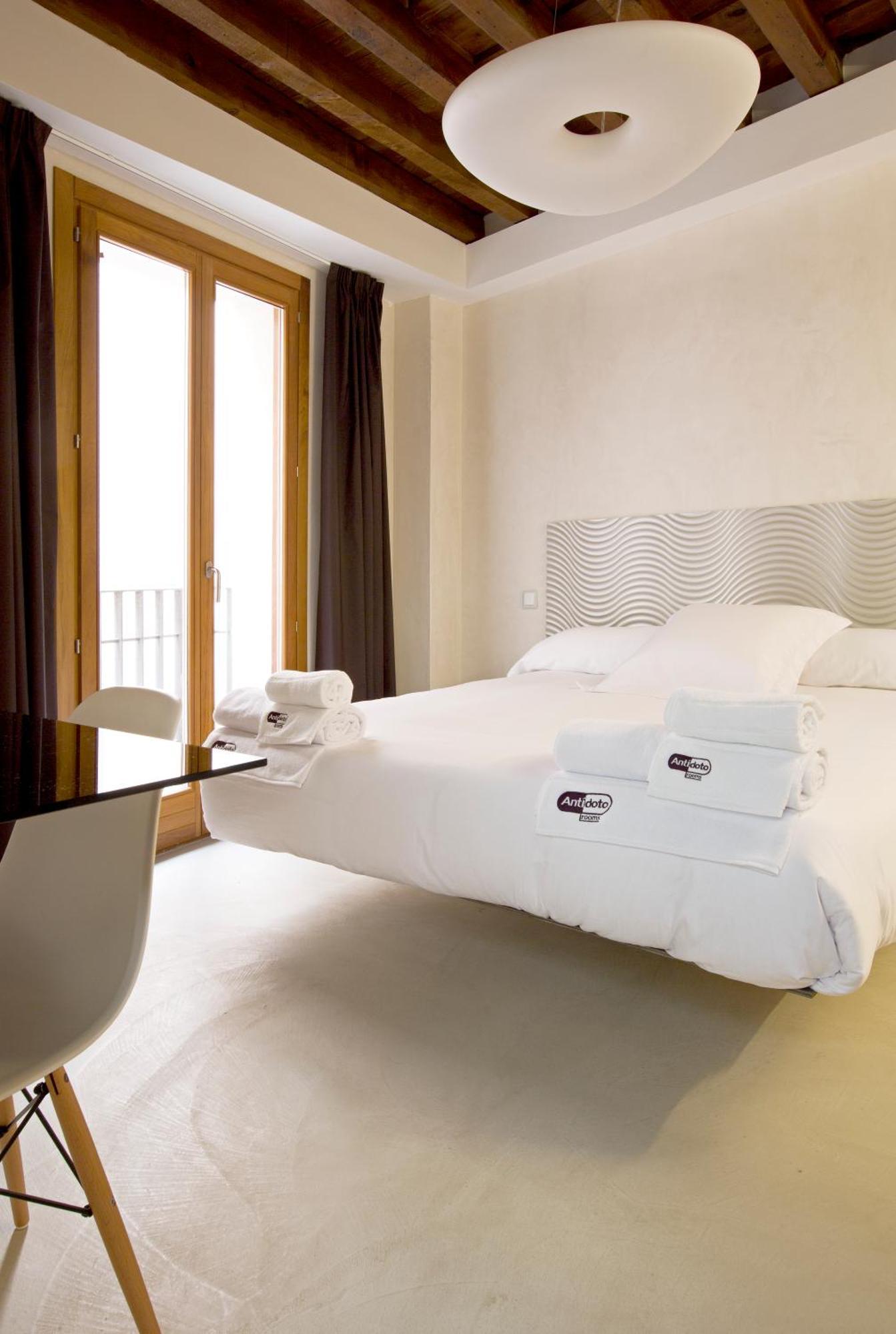 Antidoto Rooms San Agustin - Recomendado Para Adultos Toledo Exterior photo